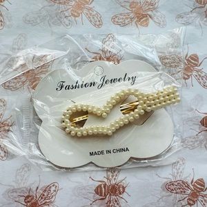 Pearl Hair Clips